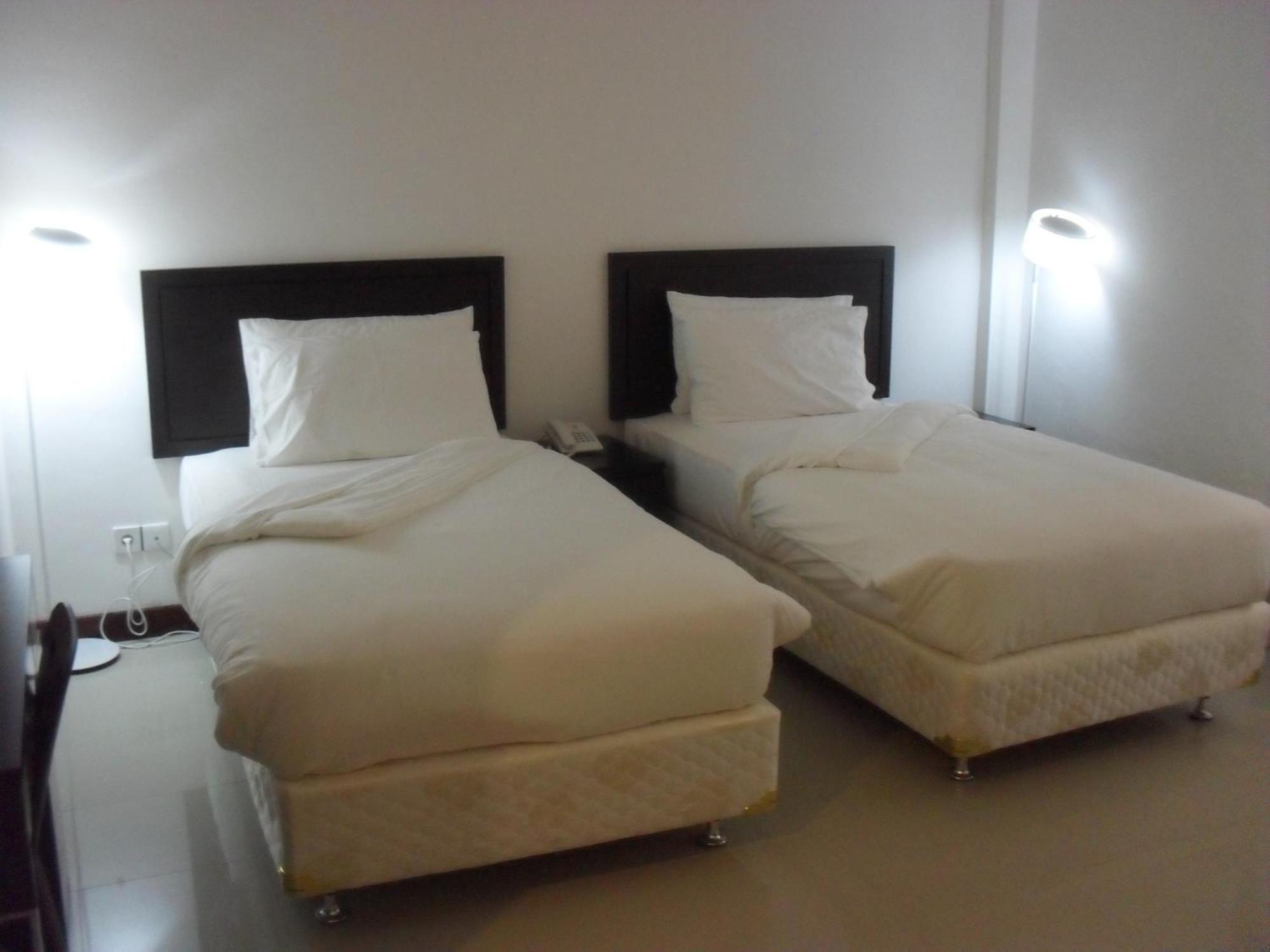 Hotel The Ramelau Dili Esterno foto